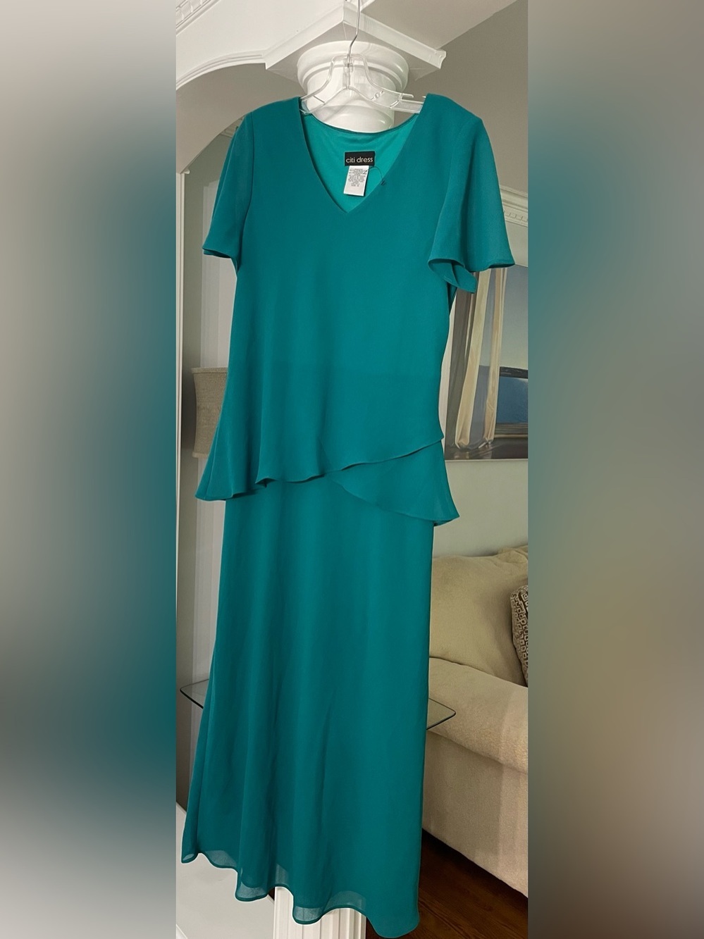 Citi Drees. Women’s shorts sleeve , tiered chiffon Maxi dress size 12 in Teal .